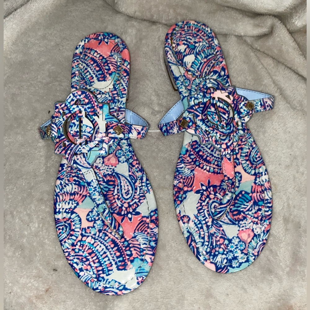 Crown & Ivy sandals women size 8